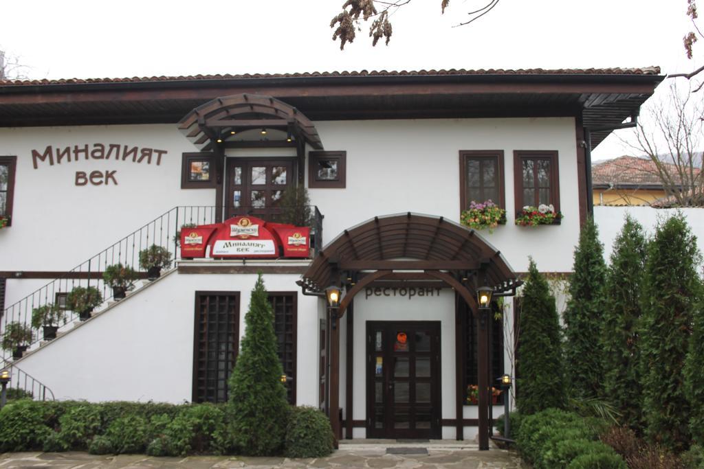 Hotel Minaliat Vek Choumen Extérieur photo